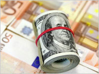 Euro scivola contro il dollaro